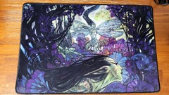 Playmat Bitterblossom  (60x40cm con bordes cosidos)